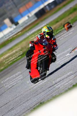 media/Jan-21-2023-Fastrack Riders (Sat) [[fcf3f88a30]]/Level 1-RDS/Session 3 Turn 6-Mountian Shot/